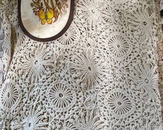 VINTAGE CROCHET TABLECLOTH