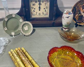 HAMILTON MANTEL CLOCK, AMBERINA DISH