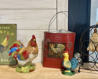 ROOSTER FIGURINES, METAL ROOSTER WALL POCKET, METAL ROOSTER WALL ART