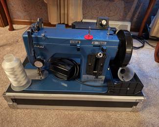 Salerite Ultrafeed sewing machine in almost unused condition