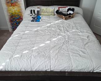 Full/Double Bed
