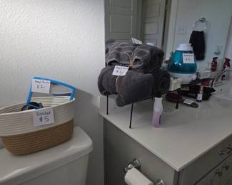Bath Towels and Humidifier