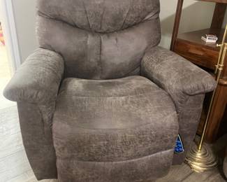 Like new electric recliner