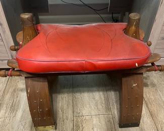 Saddle style bench