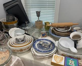 Pyrex mixing bowls