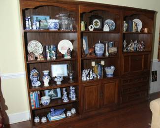 "THOMASVILLE" 3 PIECE BOOK/CURIO  SHELF
