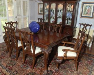 HOOKER FURNITURE TABLE & CHAIRS TO SEAT 8-14