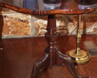 MAHOGANY PIECRUST TABLE