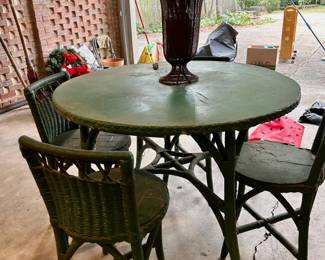 Antique Round Wicker Table, 4 Chairs