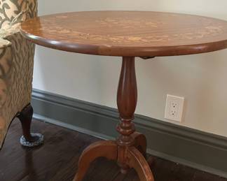 Inlaid Tilt Top Table
