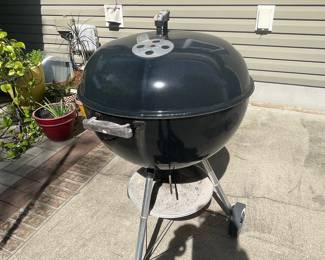 Vintage Weber Original Kettle 22" Charcoal Grill