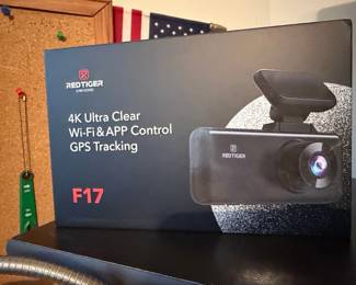 REDTIGER F17 3-Channel Dash Cam