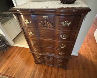 Mahogany Chippendale style chest on chest, side view