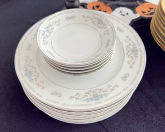 Diane Dinner plates