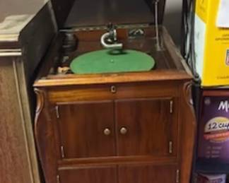 Victrola Victor Record Player