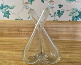 194 glasscruetpairwithstoppers