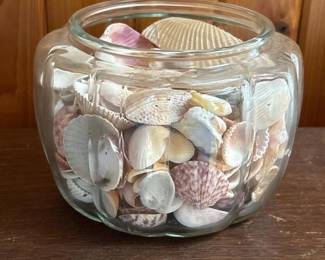 072 glassjarfilledwithmixedseashells