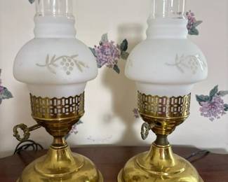 141 pairofbrasstablelampswithfrostedg