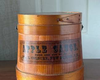 157 woodenapplesaucepailwithfabrictrim