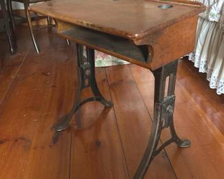 250 vintageschooldeskwithcastironlegs