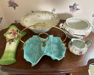 130 assortedvintageporcelainandceramicd