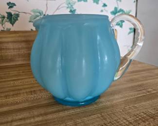 030 blueartglasspitcherwithclearhandle