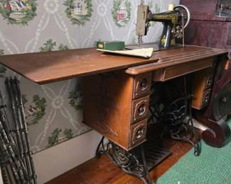 214 singermodel27treadlesewingmachinei