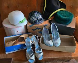 208 vintagehatsandshoeswhiteandplaidc