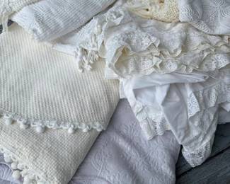 263 assortedwhitecoverletsandthrowsinc