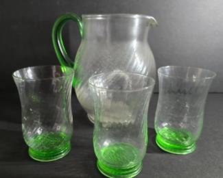 033 vintageuraniumglasspitcherandtumble