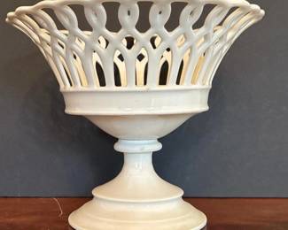 223 vintagereticulatedwhiteceramiccompot