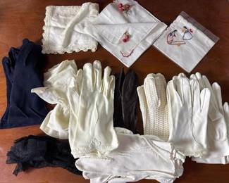 109 vintageladiesglovesandembroideredha