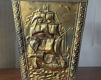 025 brassstyleembossedmetalwastebasket