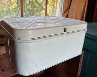 375 vintagebluemetalliddedbreadboxwith