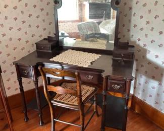 251 vintagewoodenvanitywithmirrorandca