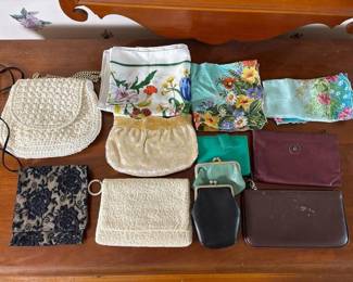 112 assortedsmallpursesclutchesandflora