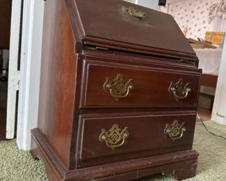 164 vintagemahoganystyleslantfrontdesk