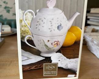 282 lenoxbutterflymeadowstackableteaset