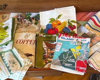 237 vintagekitchenlinensprintedteatowel