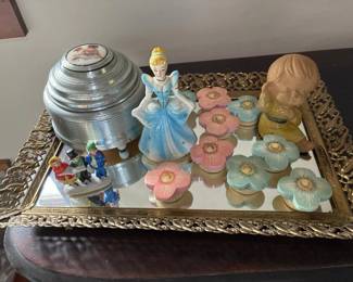 335 vintagemirroredvanitytraywithfiguri