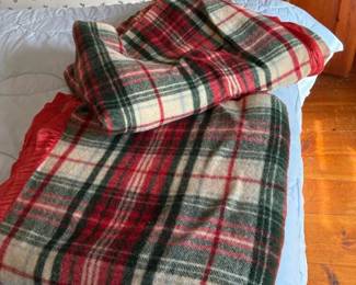 357 pairofladyseymourplaidwoolblankets