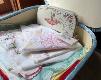 276 vintageembroideredhandkerchiefs