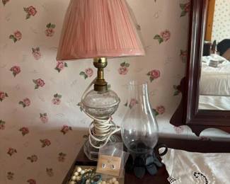 274 glasshurricanelampandvintagelot