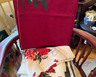 305 vintagefloraltablelinensembroidered