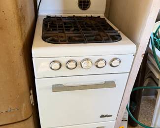 Vintage Philgas White Porcelain 4-Burner Gas Stove & Oven with Broiler