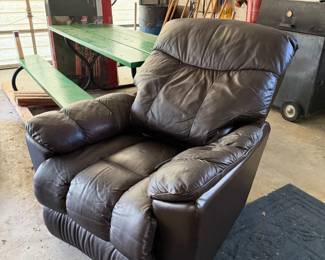 La-Z-Boy Brown Leather Power Recliner with Adjustable Headrest, Lumbar Support & Remote