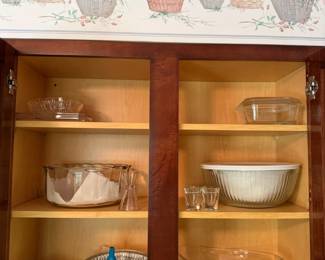 Assorted Glass Bakeware & Kitchenware Lot Baking Dishes, Bowls, Pans & Accessories
