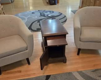 ButtonTufted Upholstered Barrel Chairs with Wood Side Table