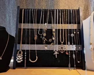 Necklace Collection  Pearls, Pendants  GoldSilverTone Je