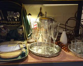 Wine Picnic Back Pack, Burbon Glass Set with Tray, Prosecco Flutes with Silver Tray